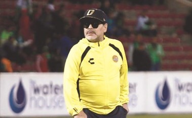 مهمة أرجنتينية تنتظر مارادونا