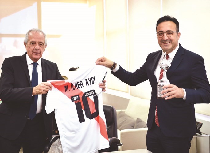«التركية» ترعى رسمياً قميص «ريفر بليت» لـ 3 سنوات