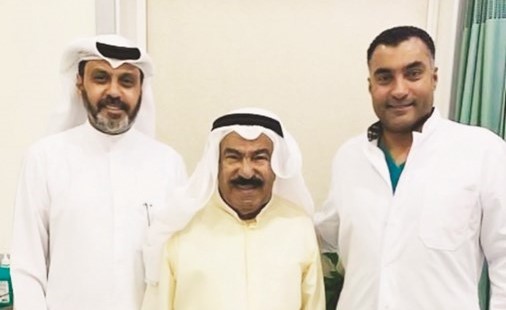 الفنان القدير خالد العبيد أثناء تواجده في المستشفى﻿