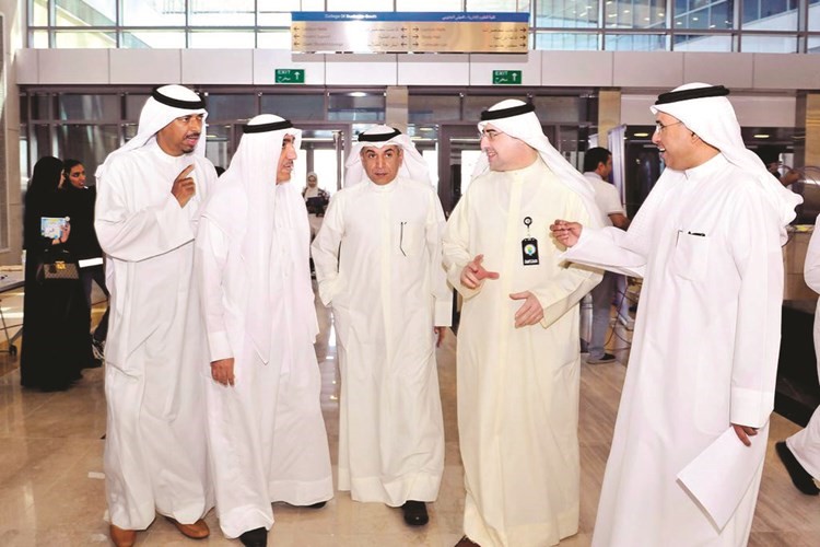 د. حامد العازمي خلال الجولة التفقدية ﻿