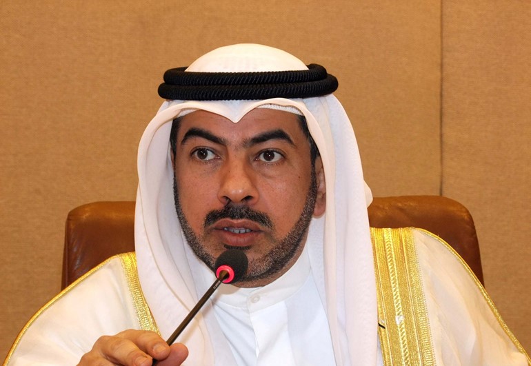 علي الدقباسي: استخراج الرخص التجارية والتفرغ الأسري لموظفي الدولة