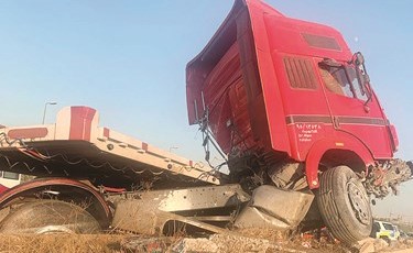 الشاحنة بعد انحرافها على طريق الملك فهد﻿