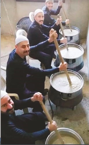 بعد مصالحة جنبلاط وحزب الله دروز يقومون بطبخ الهريسة﻿