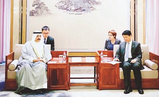 تسيوي هونغ قانغ مع سفير الكويت لدى الصين ﻿