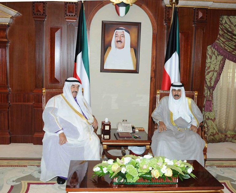 سمو نائب الأمير وولي العهد الشيخ نواف الأحمد مستقبلا سمو الشيخ ناصر المحمد 