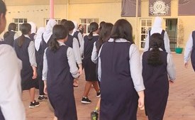 الطالبات في إحدى المدارس الثانوية﻿