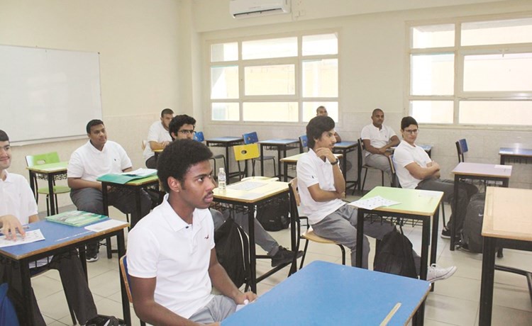الطلاب انتظموا في صفوف الدراسة﻿