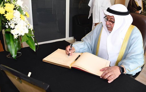 الجراح ينقل تعازي صاحب السمو بوفاة الرئيس السابق لزيمبابوي
