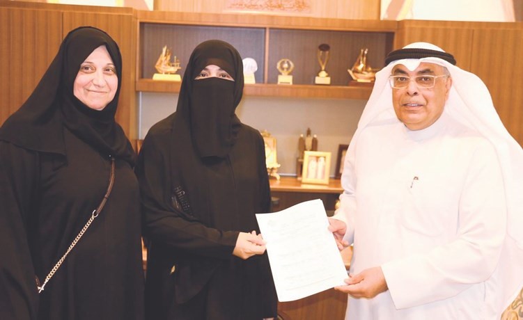 فيصل المقصيد خلال لقائه مع سوسن عبدالرحيم ود.منيرة العجمي﻿