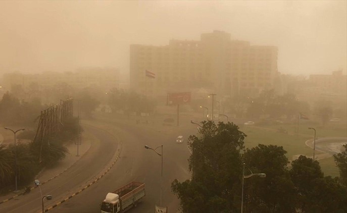 عاصفة رملية حادّة تضرب عدن ثاني أكبر المدن اليمنية