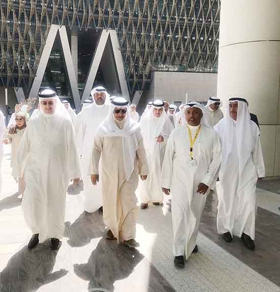 سمو رئيس الوزراء الشيخ جابر المبارك خلال جولته داخل مدينة صباح السالم الجامعية 