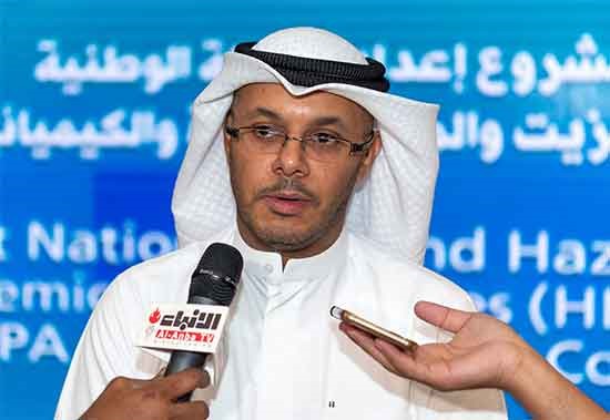الزيدان متحدثا إلى الصحافيين 