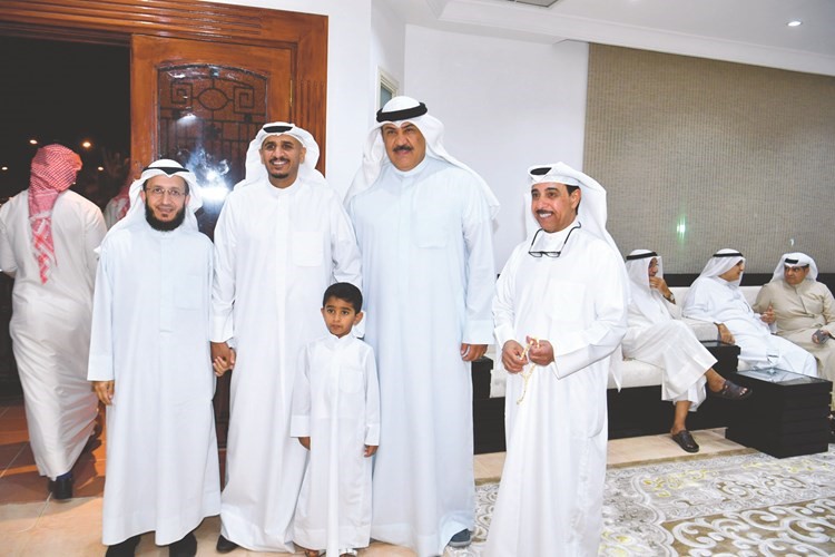 علي فلاح العلي ويوسف الغربللي وفهد المسعود وخالد الغانم ونجله﻿
