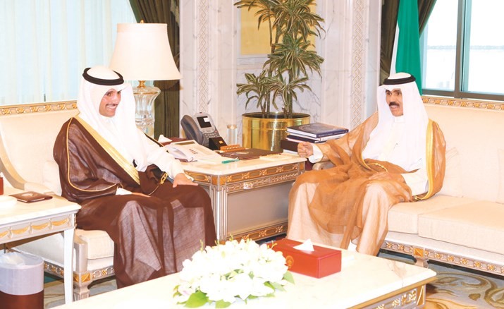 سمو نائب الأمير وولي العهد الشيخ نواف الأحمد خلال استقباله مرزوق الغانم ﻿