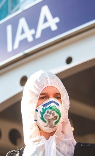 متظاهر إلماني ضد التلوث ﻿