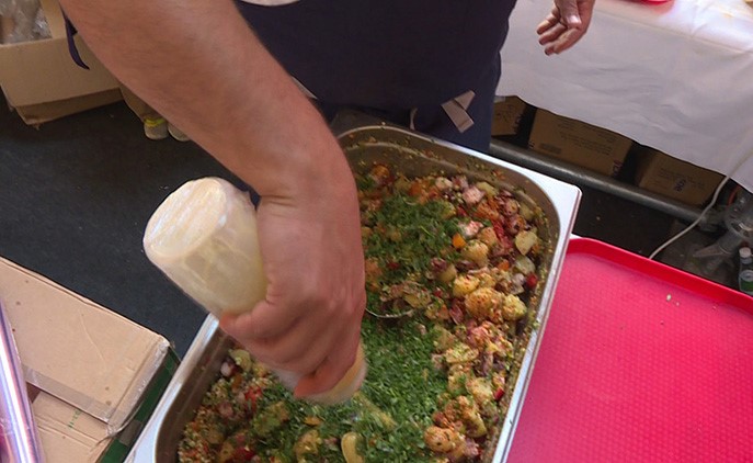 الطاهي في "أفضل مطعم في العالم" نجم مهرجان ليون لأطعمة الشارع