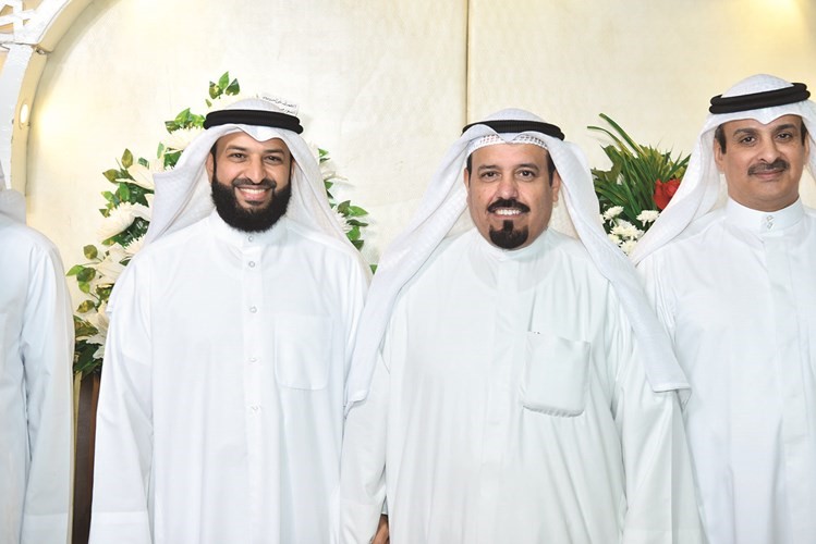 الزميل بداح العنزي مهنئا عبدالله فهاد﻿