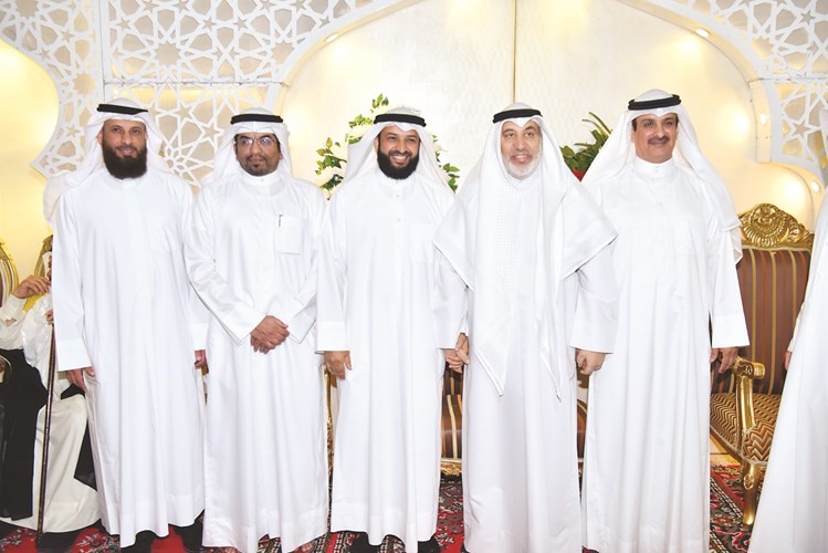 د. محمد البصيري ووائل العويد وناصر وعبدالله وفرحان فهاد﻿
