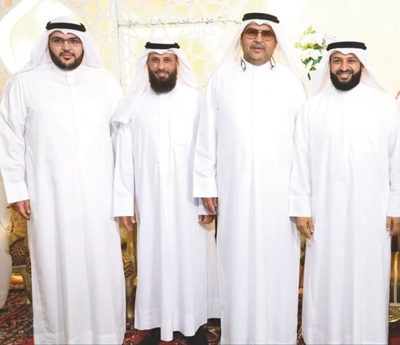 د.هلال صاهود ونجله يهنئان﻿
