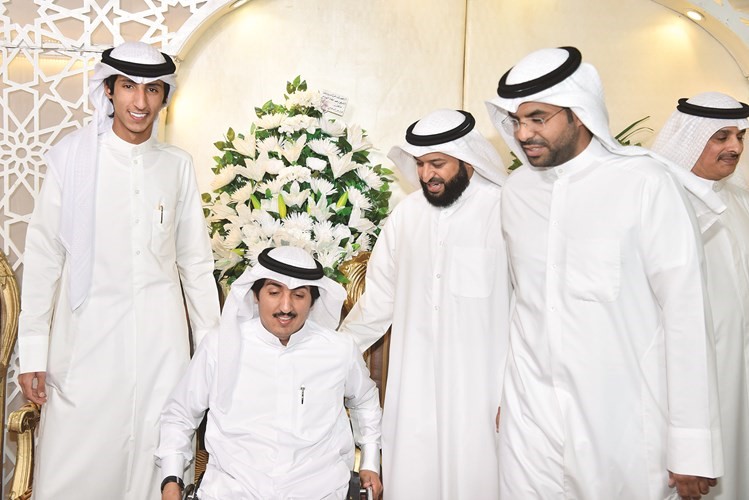 عبدالله فهاد يتلقى تهنئة﻿