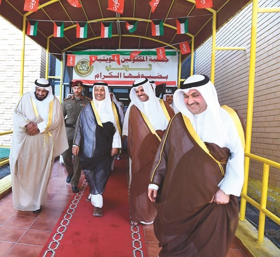 سمو الشيخ جابر المبارك خلال زيارته جمعية المكفوفين ﻿