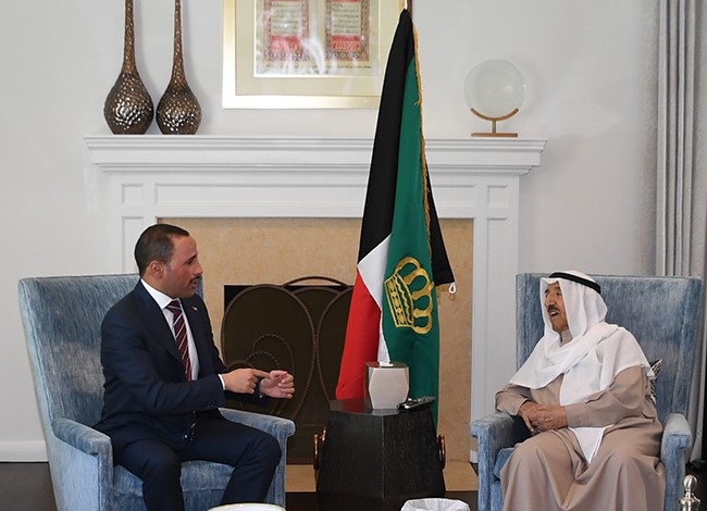 سمو الأمير يستقبل رئيس مجلس الأمة بمقر إقامة سموه بأمريكا