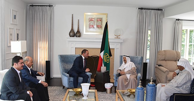 سمو الأمير يستقبل رئيس مجلس الأمة بمقر إقامة سموه بأمريكا