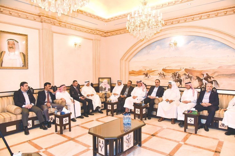 ديوان أبناء فليطح الموعد جمع الضيوف والأهل والأصدقاء﻿