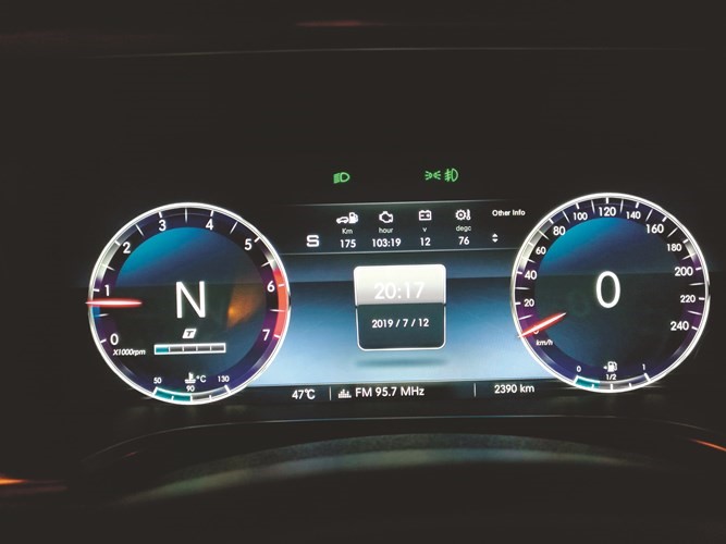 BJ40 PLUS معها تحلو المغامرة