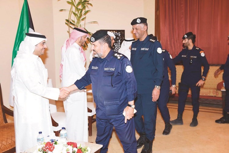 محافظ الجهراء استقبل عدداً من أهالي المحافظة وكبار الشخصيات والمسؤولين
