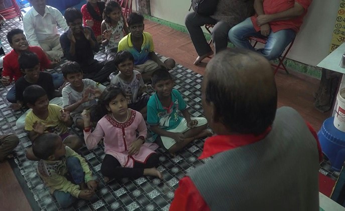 أكاديمية تفتح أبواب بوليوود لأطفال حيّ فقير في بومباي