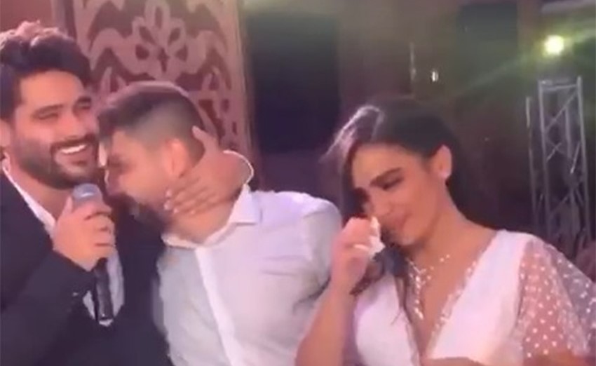 بالفيديو.. ناصيف زيتون يُبكي زوجة شقيقه في حفل الزفاف