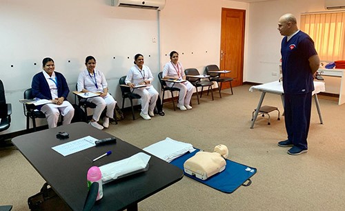 بدء دورات الإنعاش القلبي والتعامل مع الحالات الحرجة في «الأحمدي الصحية»