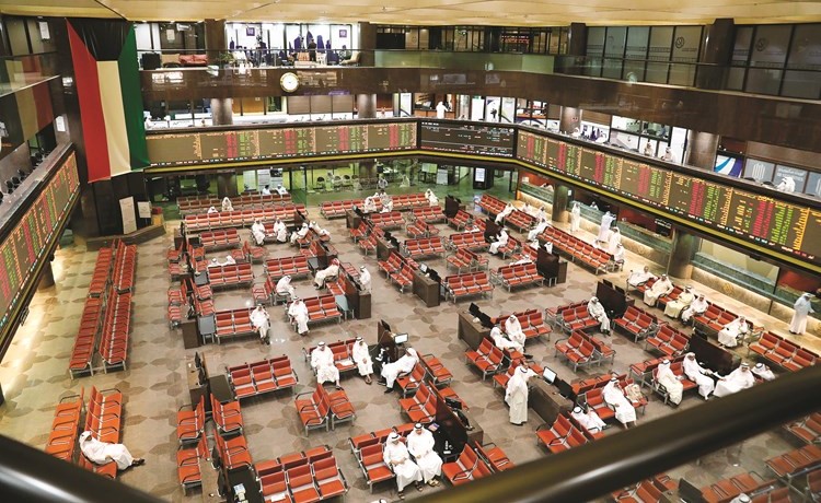 صناديق الاستثمار الكويتية تحافظ على وتيرة شرائها للأسهم بالبورصة للشهر السادس على التوالي 	(زين علام)﻿