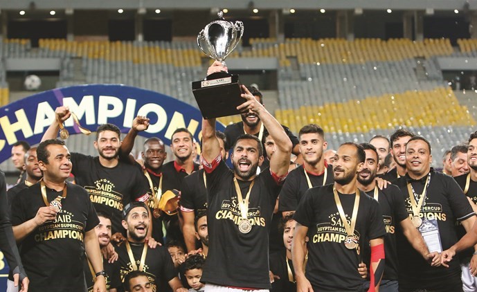 فرحة لاعبي الاهلي بالتتويج﻿