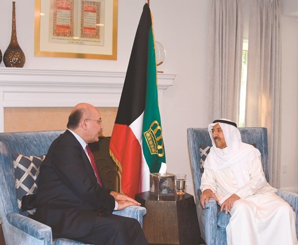 صاحب السمو الأمير الشيخ صباح الأحمد خلال اللقاء مع الرئيس العراقي﻿
