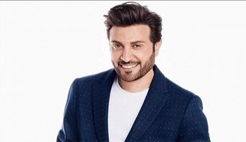 بالفيديو.. معجبات يطاردن ماجد المهندس بعد حفل حائل