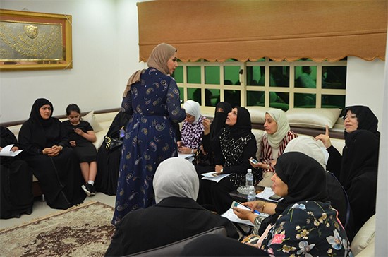 موظفو "التربية" يحتجون على عدم شمولهم "الكادر"..وشكلوا لجنة لمقابلة الوزير ورئيس "الديوان"