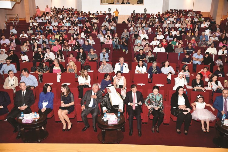 «أنهوي» الصينية للفنون الفلكلورية أمتعت جمهور «عبدالحسين عبدالرضا»