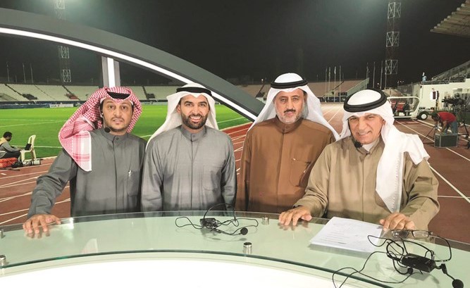 الإعلامي جابر نصار مع مجموعة من المحللين في خليجي 23﻿