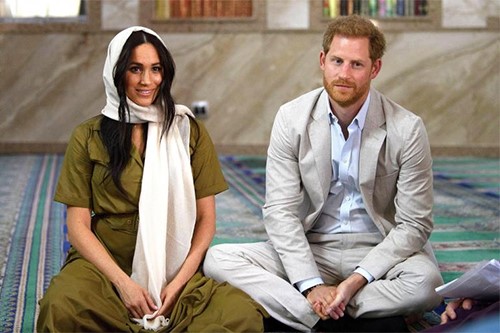 بالفيديو.. هاري.. وميغان بـ «غطاء الرأس» يزوران أقدم مسجد بجنوب أفريقيا