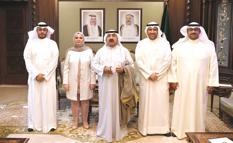 الشيخ ناصر صباح الأحمد خلال استقباله الشيخ عبدالله الأحمد ووفد هيئة البيئة﻿