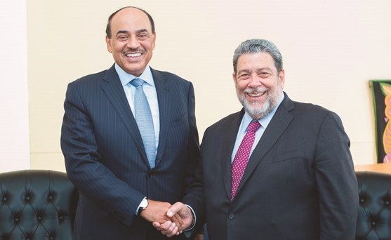 وزير الخارجية الشيخ صباح الخالد خلال لقاء رئيس وزراء سانت فينسنت وغرينادين ﻿