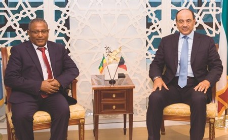 الشيخ صباح الخالد مع وزير الخارجية الإثيوبي﻿