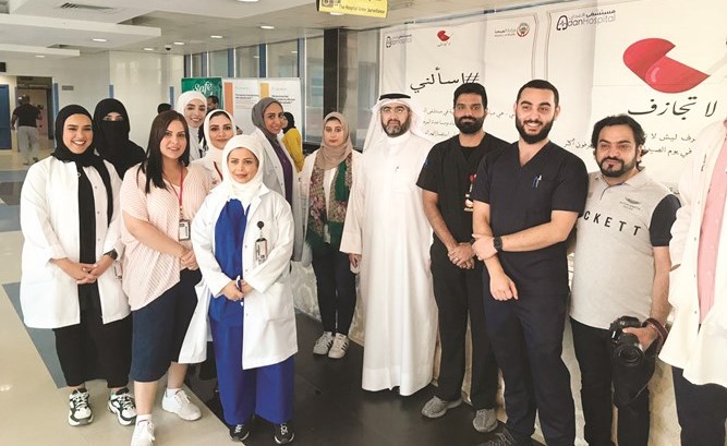 عدد من الصيادلة المشاركين في الاحتفال﻿