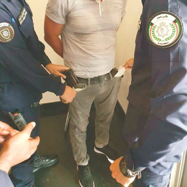 الحبس 3 سنوات والإبعاد للأوروبي المتهم بالسطو على ماكينة أحد البنوك