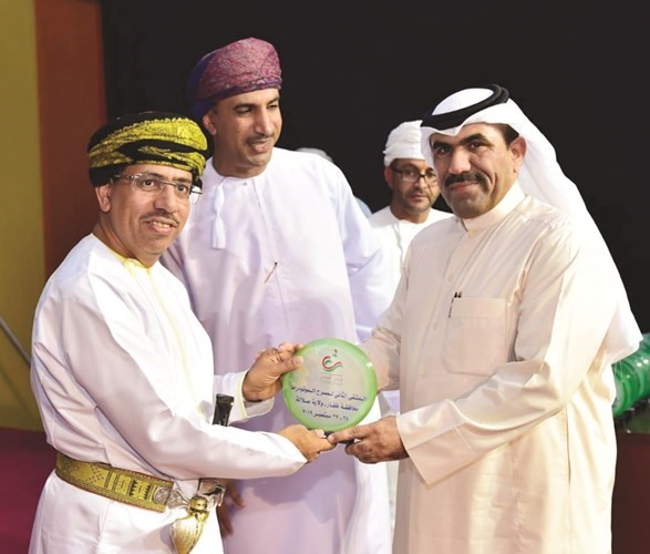 تكريم الأنباء﻿
