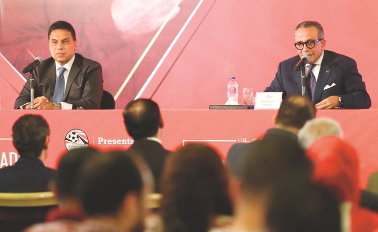 عمرو الجنايني وحسام البدري المدير الفني الجديد لمنتخب مصر أثناء المؤتمر الصحافي﻿
