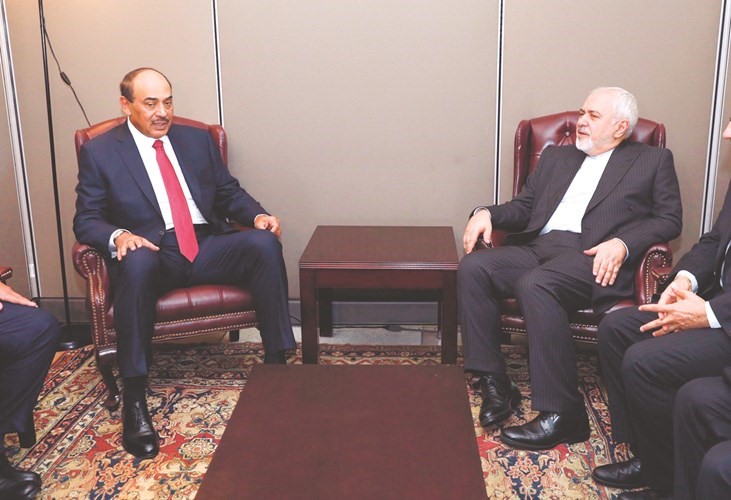 الشيخ صباح الخالد خلال لقائه مع وزير الخارجية الإيراني د.جواد ظريف﻿