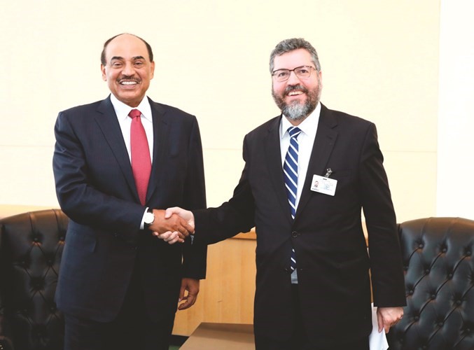 الشيخ صباح الخالد خلال لقائه نظيره الجزائري صبري بوقدوم ﻿